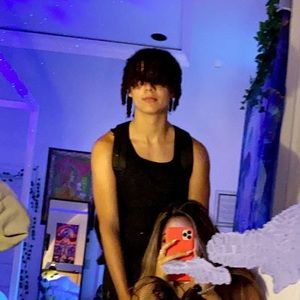 Meet your Posher, Dom